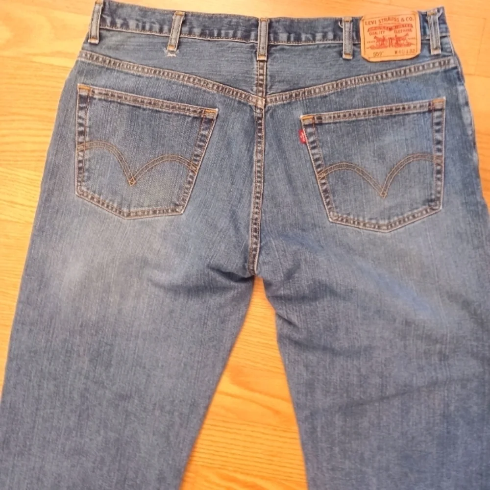Levis jeans 559 mens size 40x32